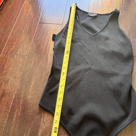Bebe black ribbed knit V-neck tank top bodysuit M strappy cut-outs on the sides - Picture 6 of 7